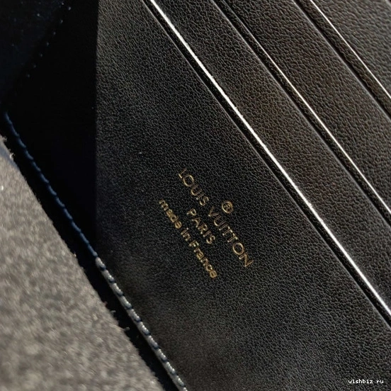 WIS LOUIS VUITTON V DAUPHINE CHAIN WALLET 1011